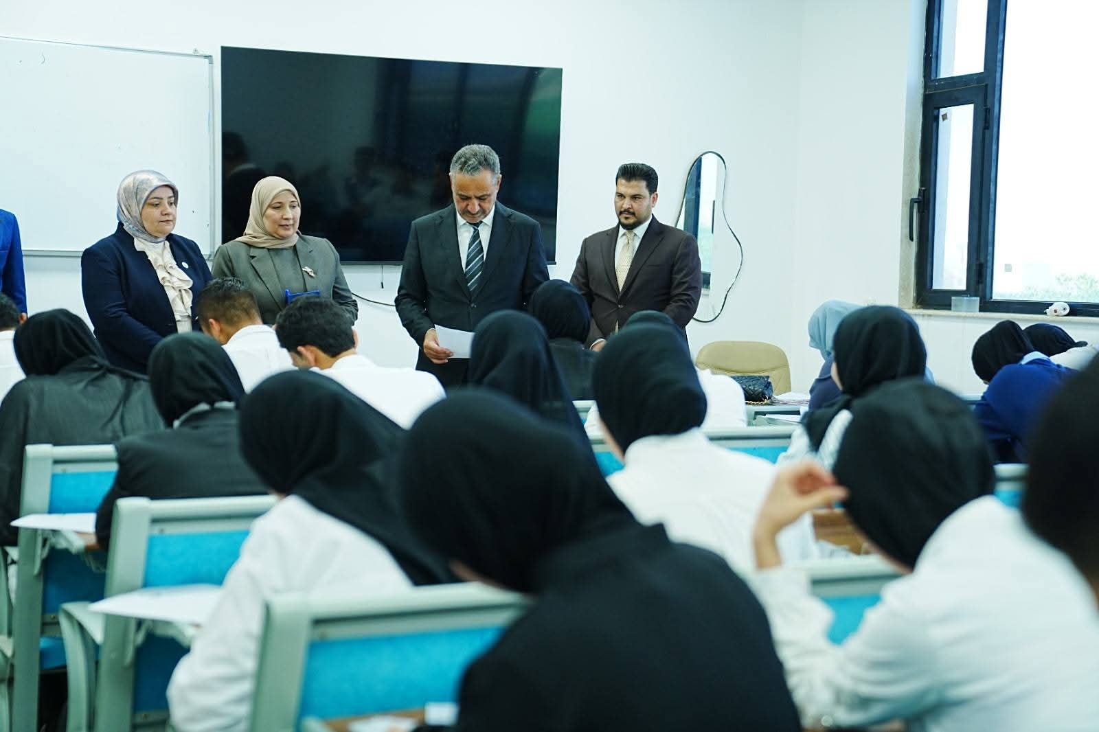 President of the University of Fallujah Conducts Field Inspection of Final Examinations for First-Year Students at the Colleges of Education and Information Technology